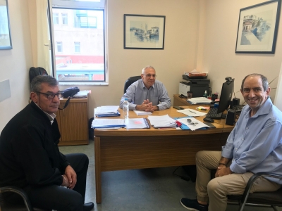 Ο ΠΡΟΕΔΡΟΣ Μ. ΜΠΕΝΙΣΗΣ ΜΑΖΙ ΜΕ ΤΟΝ Β΄ ΑΝΤΙΠΡΟΕΔΡΟ Π. ΚΟΛΕΥΡΗ ΣΥΝΑΝΤΗΘΗΚΑΝ ΜΕ ΤΟΝ ΔΙΟΙΚΗΤΗ ΤΟΥ ΓΕΝΙΚΟΥ ΝΟΣΟΚΟΜΕΙΟΥ ΖΑΚΥΝΘΟΥ Κ. ΘΑΝΟΠΟΥΛΟ ΧΡΗΣΤΟ